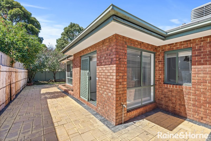 Photo - 34 Edgecombe Way, Roxburgh Park VIC 3064 - Image 16