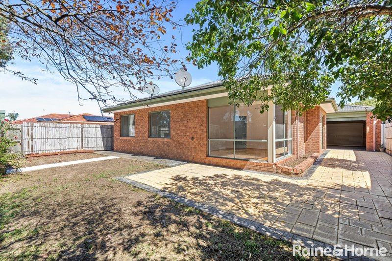 Photo - 34 Edgecombe Way, Roxburgh Park VIC 3064 - Image 18
