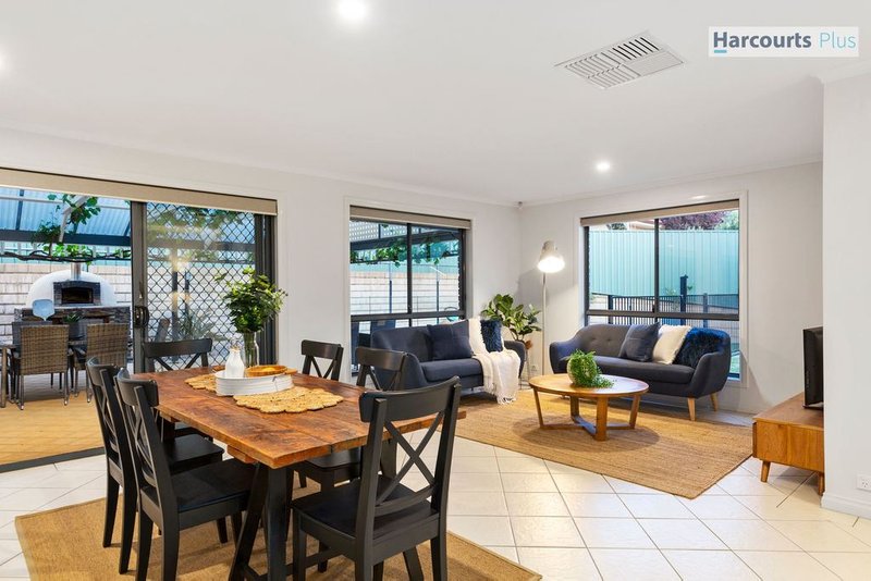 Photo - 34 Elizabeth Crescent, Hallett Cove SA 5158 - Image 6