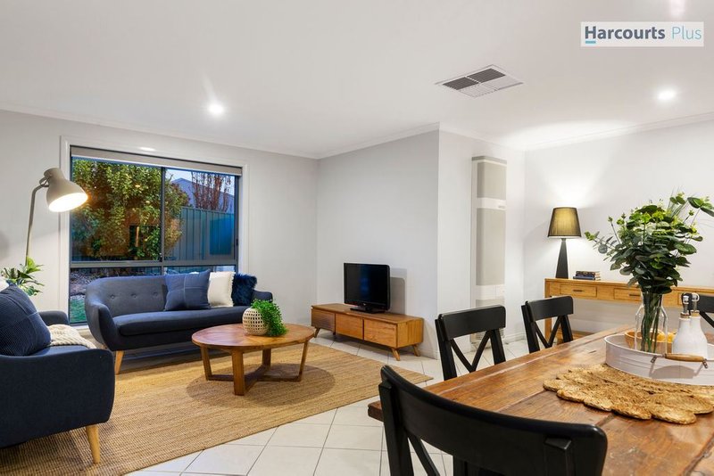 Photo - 34 Elizabeth Crescent, Hallett Cove SA 5158 - Image 7