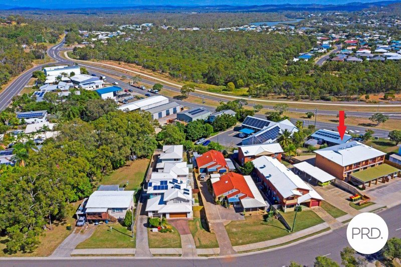 Photo - 3/4 Elizabeth Street, Tannum Sands QLD 4680 - Image 2