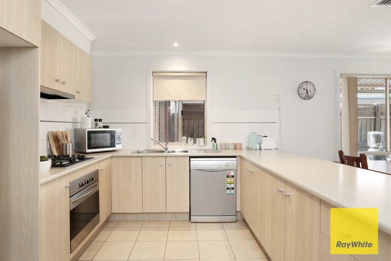 Photo - 34 Emma Drive, Point Cook VIC 3030 - Image 3