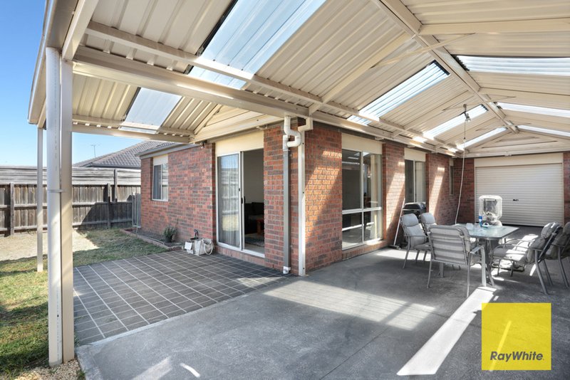 Photo - 34 Emma Drive, Point Cook VIC 3030 - Image 10