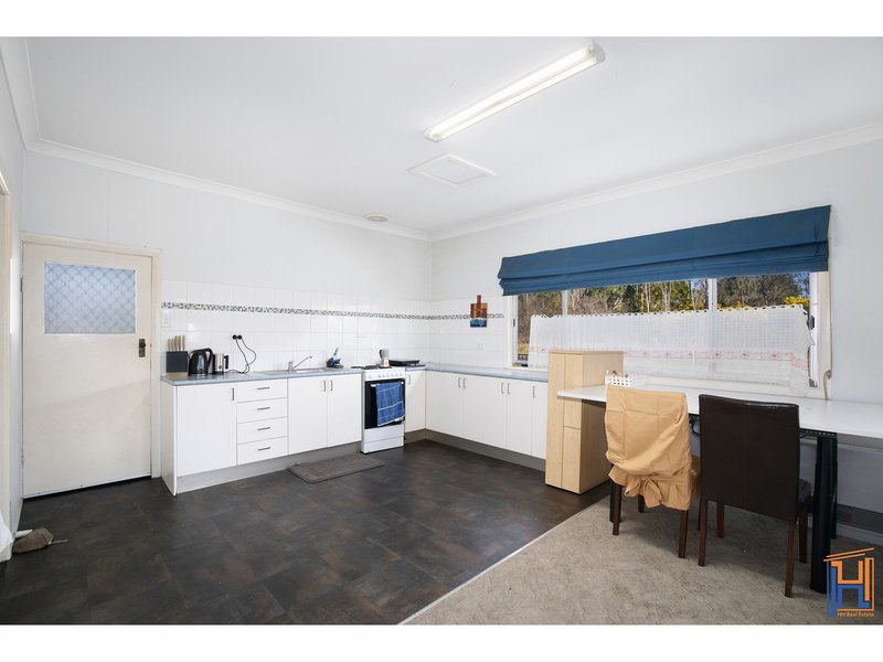 Photo - 34 Enid Street, Armidale NSW 2350 - Image 2