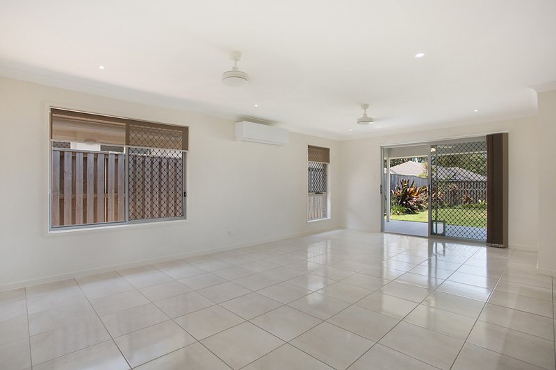 Photo - 34 Essencia Avenue, Dakabin QLD 4503 - Image 6