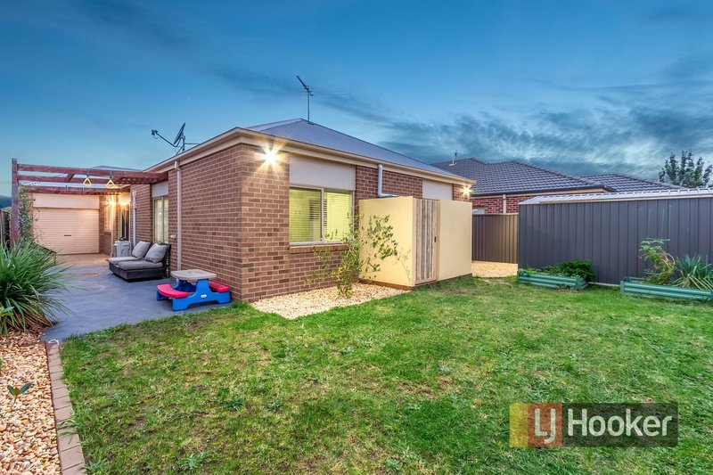 Photo - 34 Everly Circuit, Pakenham VIC 3810 - Image 17