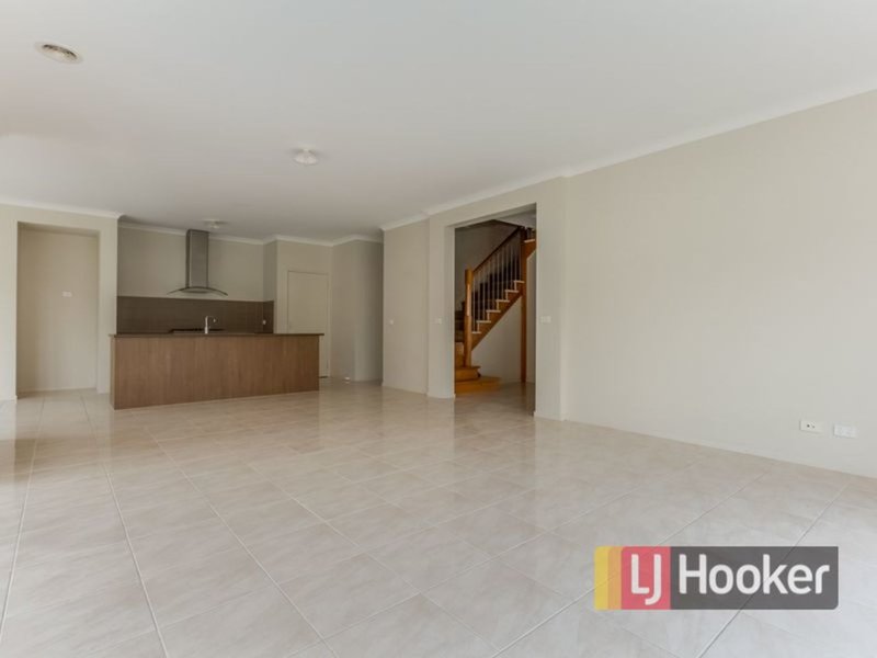 Photo - 34 Flinders Park Drive, Officer VIC 3809 - Image 9