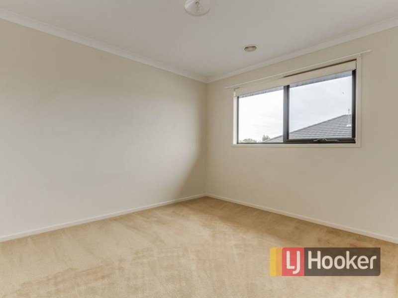 Photo - 34 Flinders Park Drive, Officer VIC 3809 - Image 19