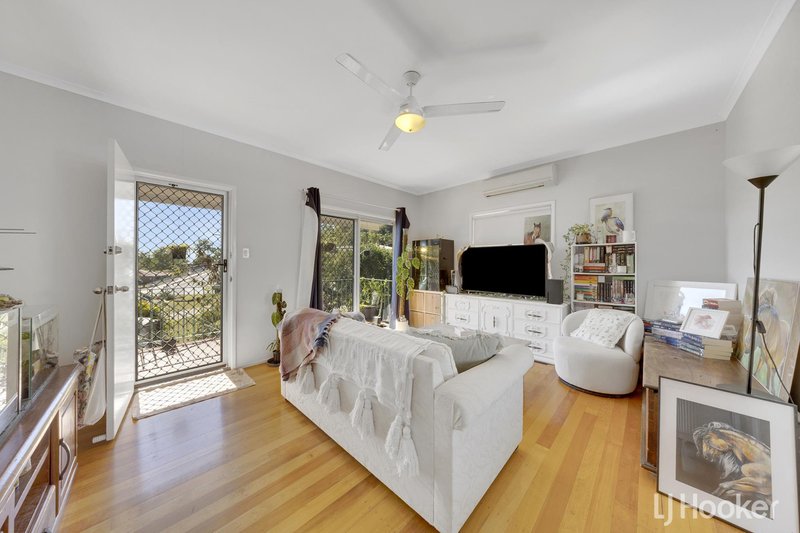 Photo - 34 Flounder Crescent, Toolooa QLD 4680 - Image 3