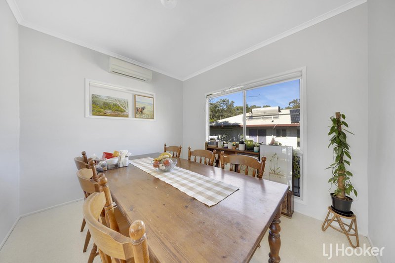 Photo - 34 Flounder Crescent, Toolooa QLD 4680 - Image 6