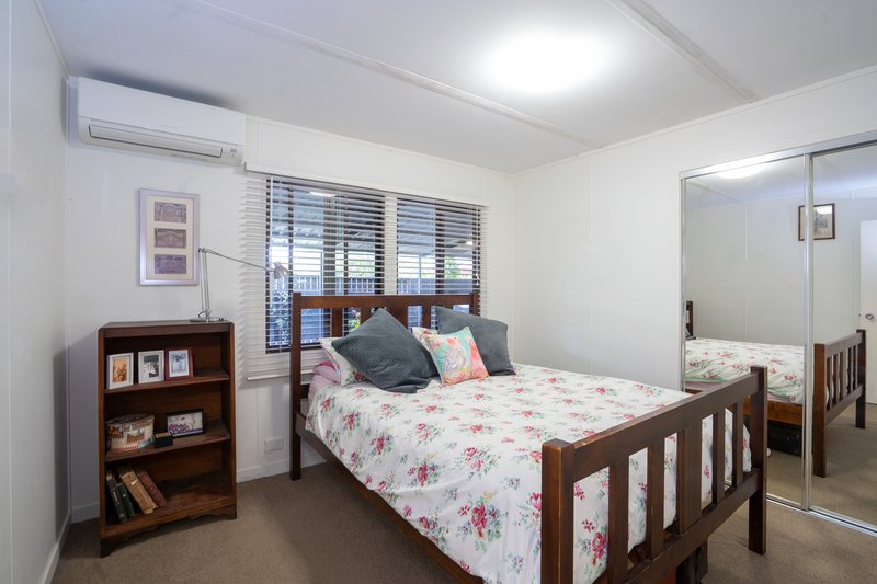 Photo - 34 Ford Street, Bongaree QLD 4507 - Image 15