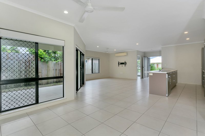 Photo - 34 Fossilbrook Bend, Trinity Park QLD 4879 - Image 3