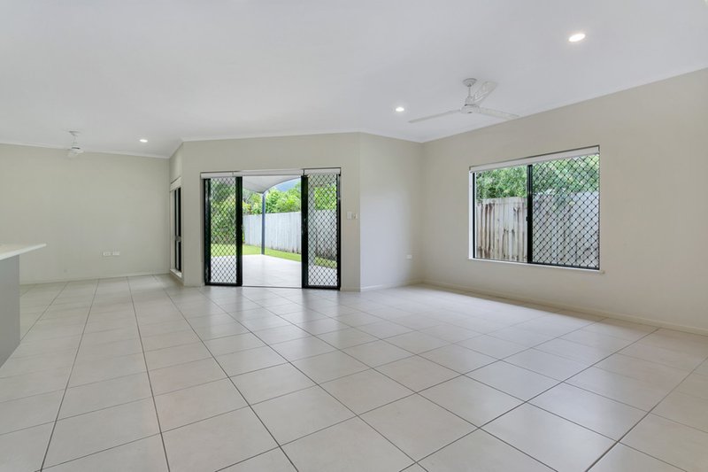 Photo - 34 Fossilbrook Bend, Trinity Park QLD 4879 - Image 12