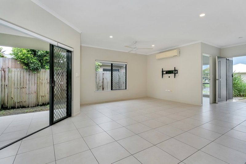 Photo - 34 Fossilbrook Bend, Trinity Park QLD 4879 - Image 14