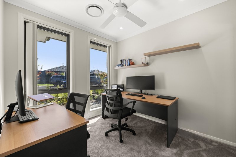 Photo - 34 Foxall Street (Grantham Farm) , Riverstone NSW 2765 - Image 6