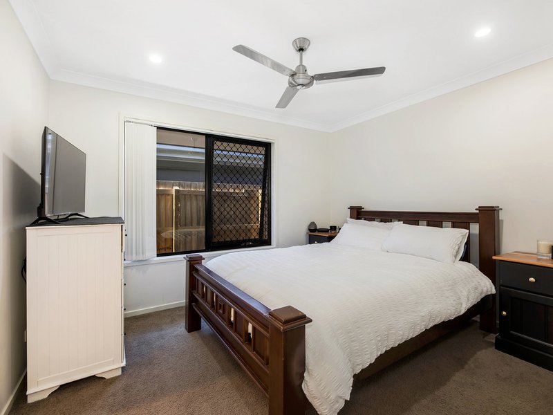 Photo - 34 Frankland Street, South Ripley QLD 4306 - Image 9