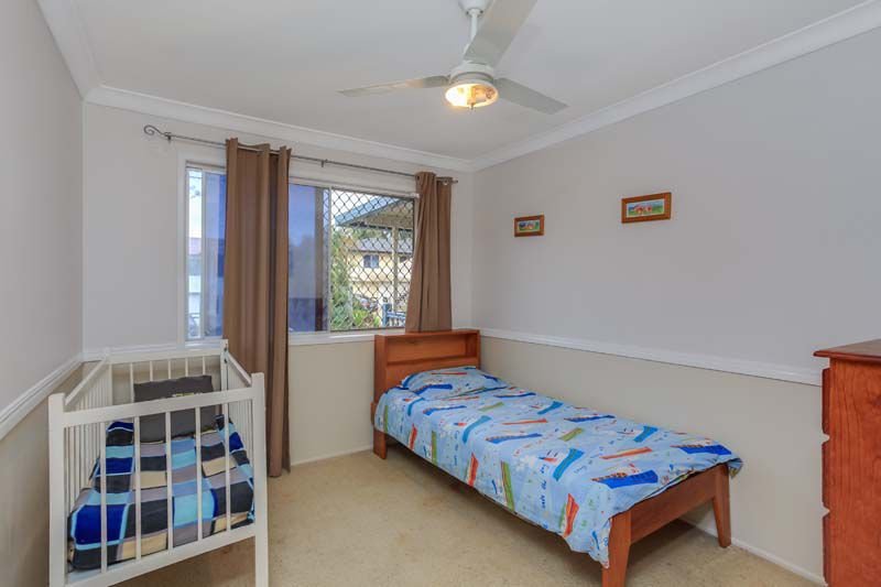 Photo - 34 Gail Street, Kallangur QLD 4503 - Image 11