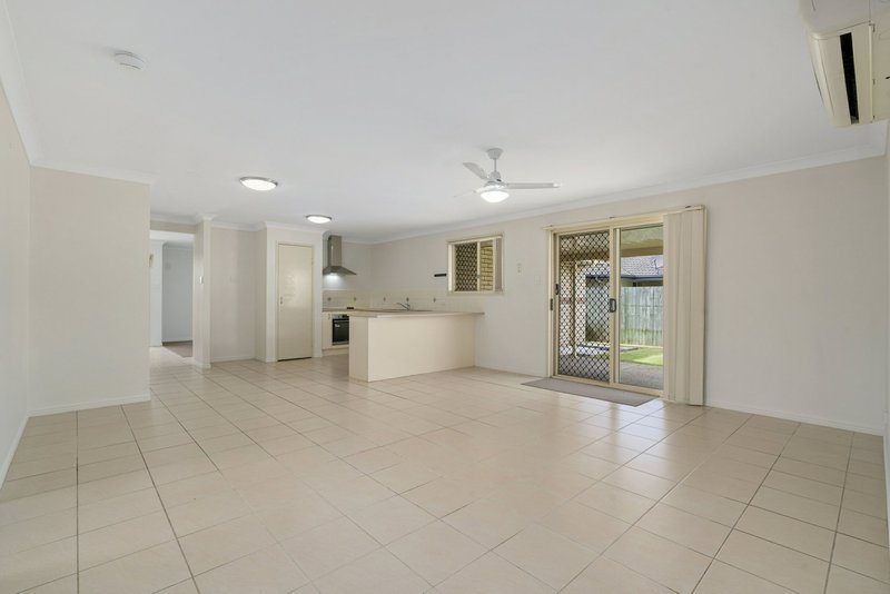 Photo - 34 Gallipoli Court, Caboolture South QLD 4510 - Image 11