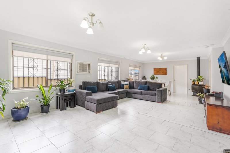 Photo - 34 Galloway Street, Busby NSW 2168 - Image 4