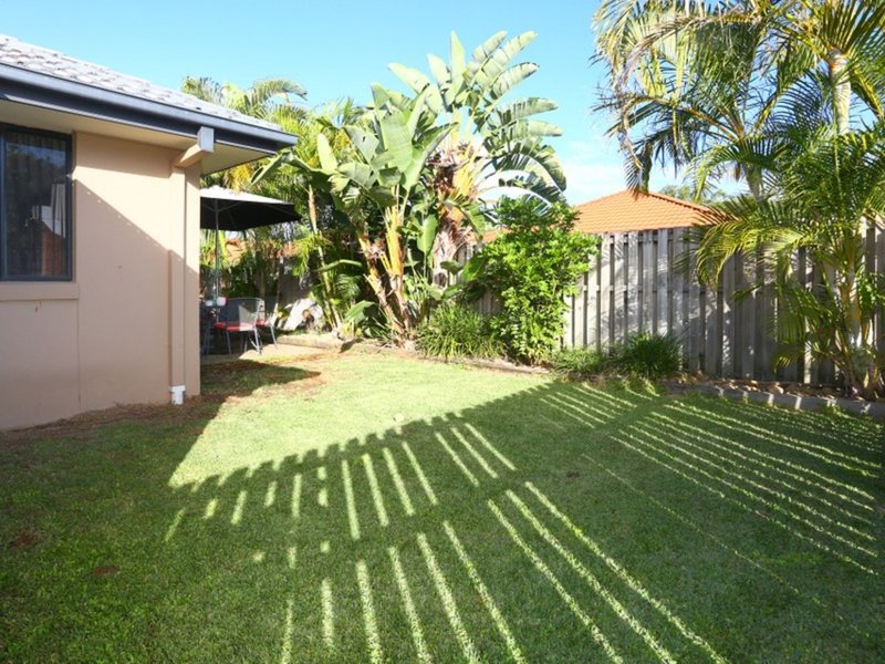 Photo - 34 Gardendale Crescent, Burleigh Waters QLD 4220 - Image 18