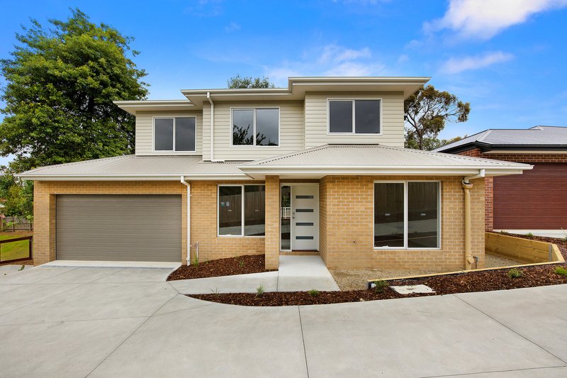 3/4 George Street, Wandin North VIC 3139