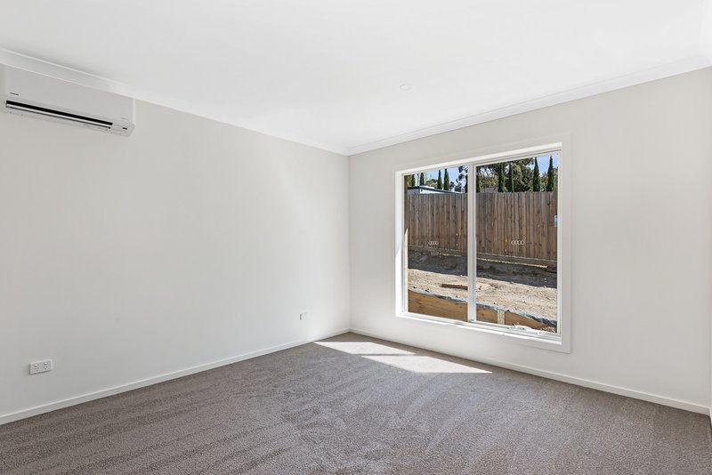 Photo - 3/4 George Street, Wandin North VIC 3139 - Image 7