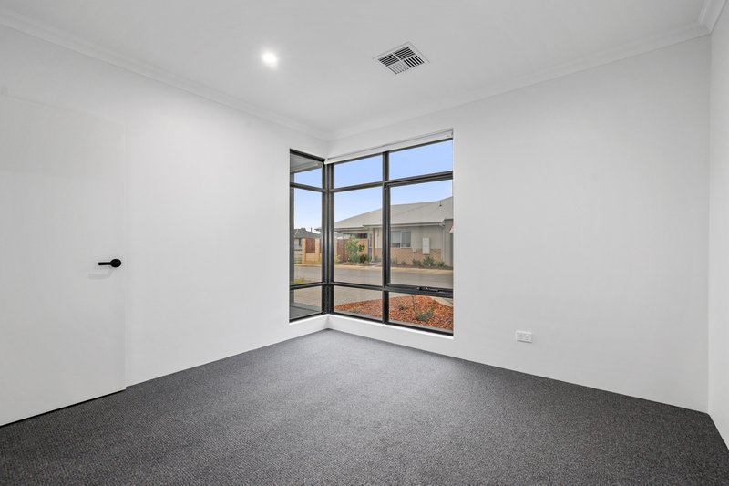 Photo - 34 Gerygone Loop, East Cannington WA 6107 - Image 2