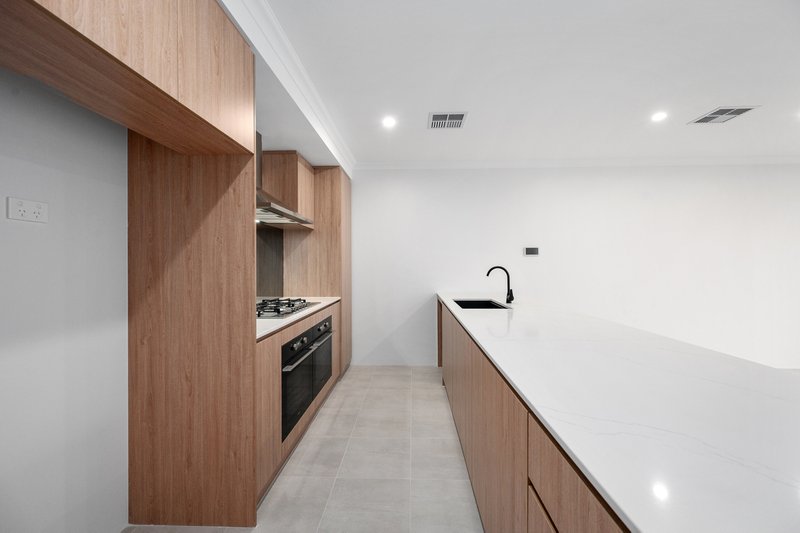 Photo - 34 Gerygone Loop, East Cannington WA 6107 - Image 6