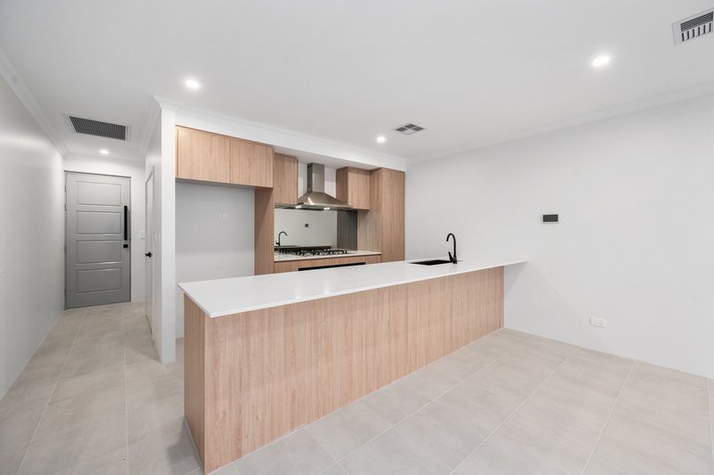 Photo - 34 Gerygone Loop, East Cannington WA 6107 - Image 7