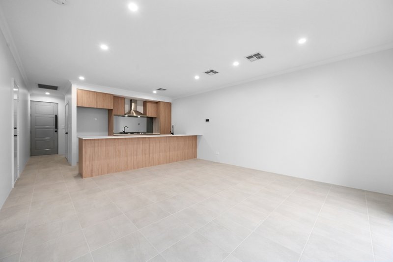 Photo - 34 Gerygone Loop, East Cannington WA 6107 - Image 12