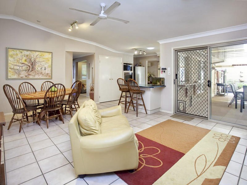 Photo - 34 Glenlyon Court, Albany Creek QLD 4035 - Image 11