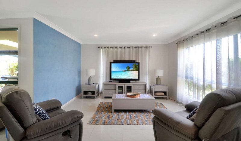 Photo - 34 Glenwater Crescent, Helensvale QLD 4212 - Image 3