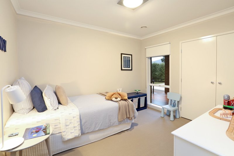 Photo - 34 Grand Lakes Way, Lara VIC 3212 - Image 12