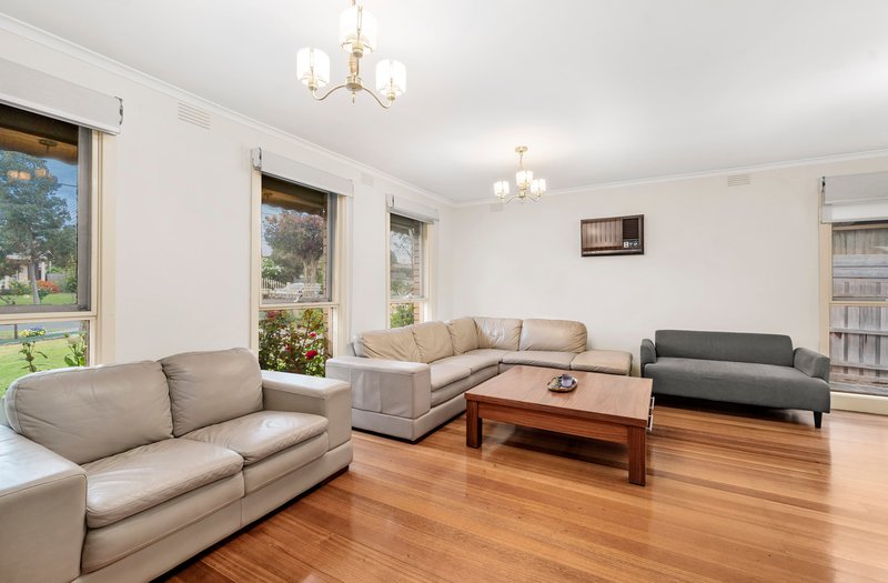 Photo - 34 Greenock Crescent, Wantirna VIC 3152 - Image 4