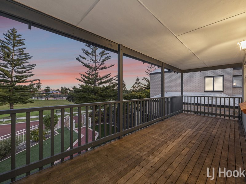 Photo - 34 Halmstad Circle, Mindarie WA 6030 - Image 2