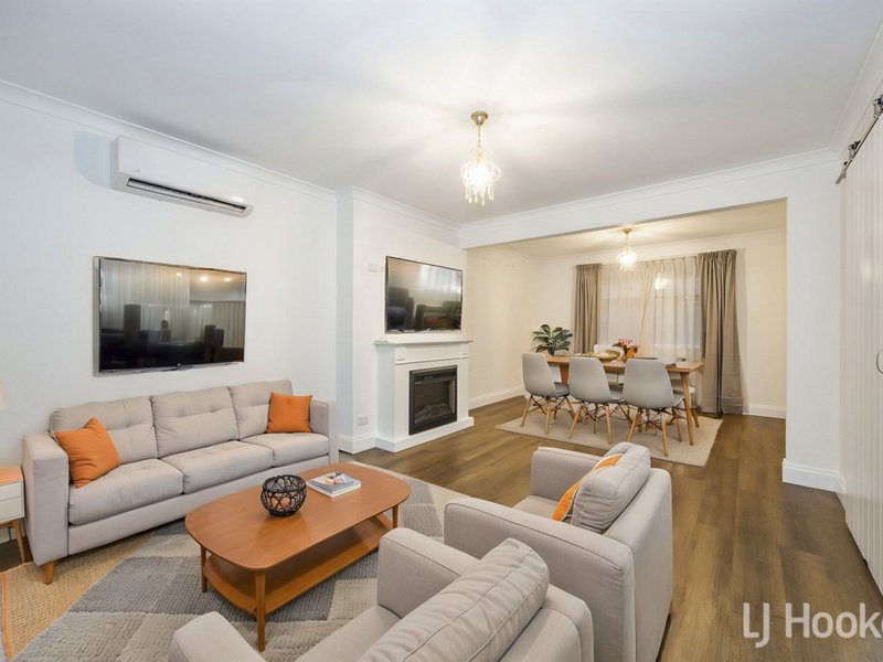 Photo - 34 Halmstad Circle, Mindarie WA 6030 - Image 6