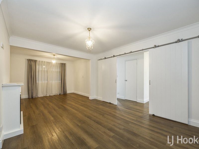 Photo - 34 Halmstad Circle, Mindarie WA 6030 - Image 8
