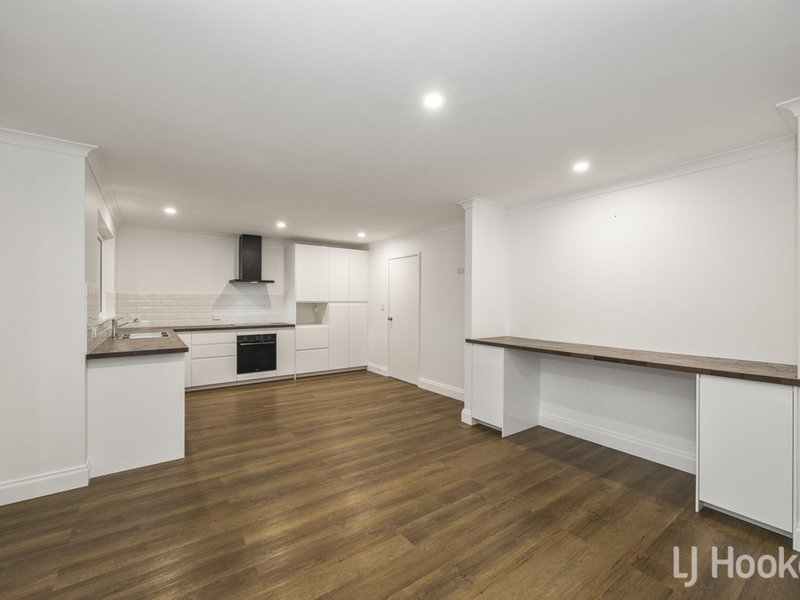 Photo - 34 Halmstad Circle, Mindarie WA 6030 - Image 15