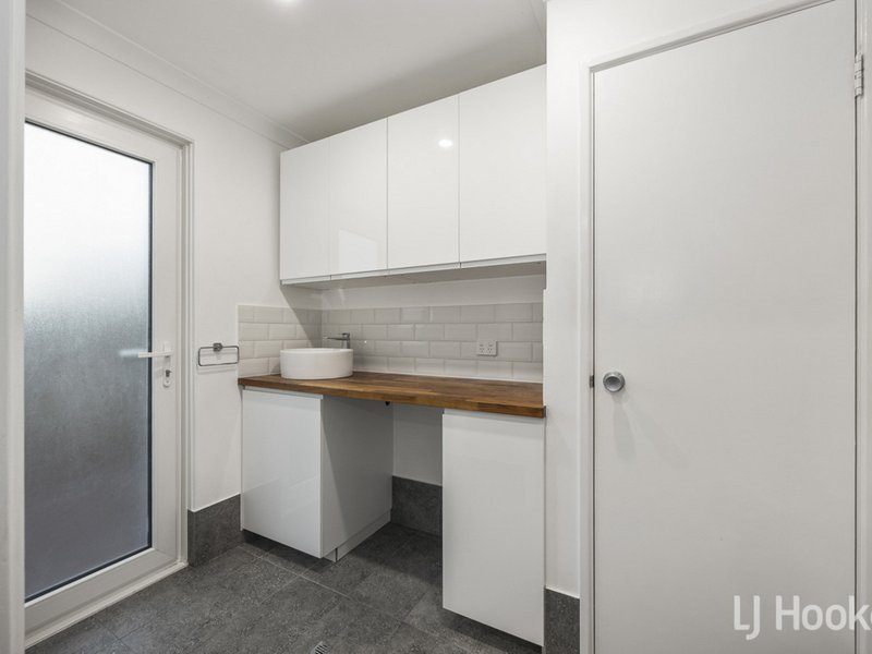 Photo - 34 Halmstad Circle, Mindarie WA 6030 - Image 16