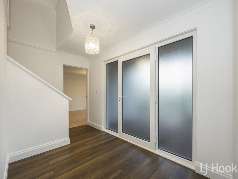 Photo - 34 Halmstad Circle, Mindarie WA 6030 - Image 17