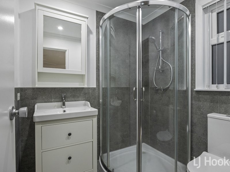 Photo - 34 Halmstad Circle, Mindarie WA 6030 - Image 21