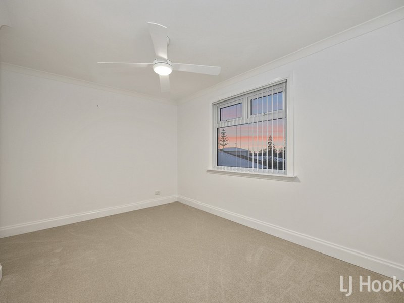 Photo - 34 Halmstad Circle, Mindarie WA 6030 - Image 23