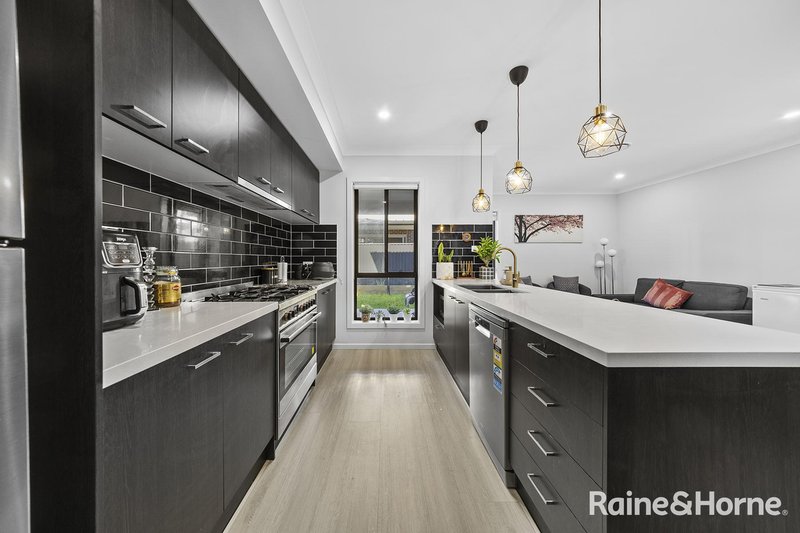 Photo - 34 Hannah Morris Street, Marsden Park NSW 2765 - Image 2