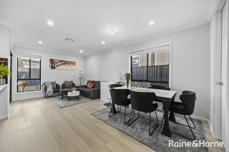 Photo - 34 Hannah Morris Street, Marsden Park NSW 2765 - Image 4