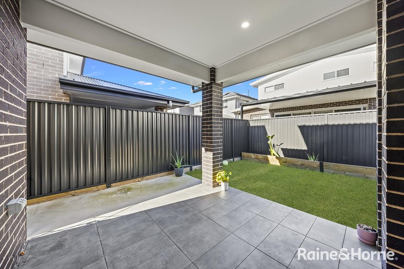 Photo - 34 Hannah Morris Street, Marsden Park NSW 2765 - Image 10