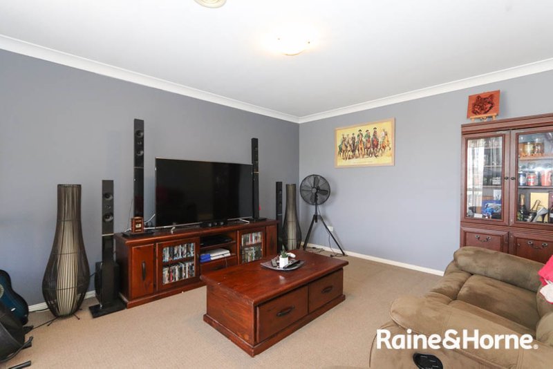 Photo - 34 Hassall Grove, Kelso NSW 2795 - Image 7