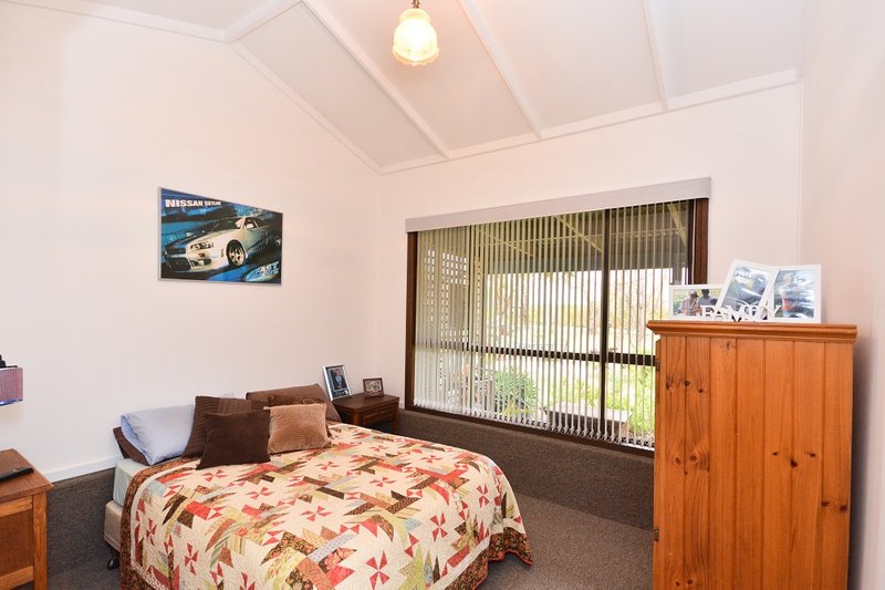 Photo - 34 Henry Lawson Drive, Leeton NSW 2705 - Image 14