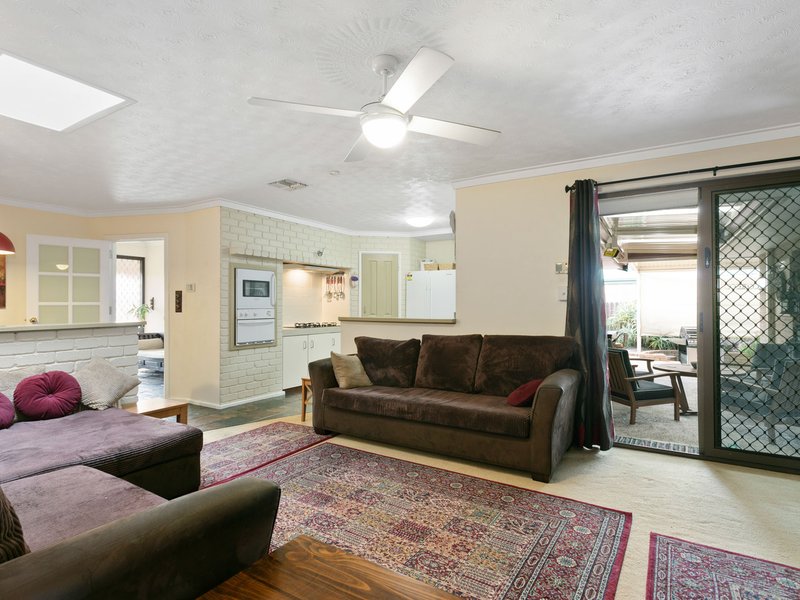 Photo - 34 Hetherington Drive, Bull Creek WA 6149 - Image 11