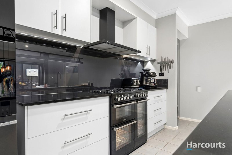Photo - 34 Hewat Drive, Highton VIC 3216 - Image 5