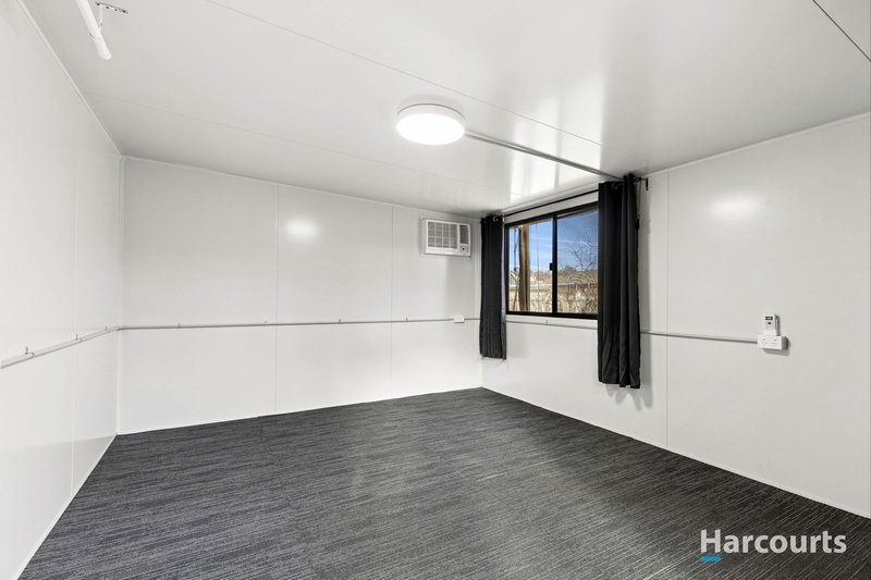 Photo - 34 Hewat Drive, Highton VIC 3216 - Image 6